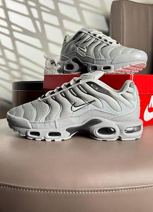 Чоловічі кросівки nike air max plus tn pale grey 7