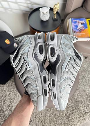Чоловічі кросівки nike air max plus tn pale grey 9