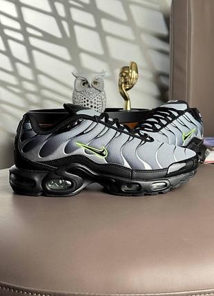 Чоловічі кросівки nike air max plus tn black grey silver 9