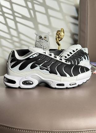 Мужские кроссовки nike air max plus tn white black