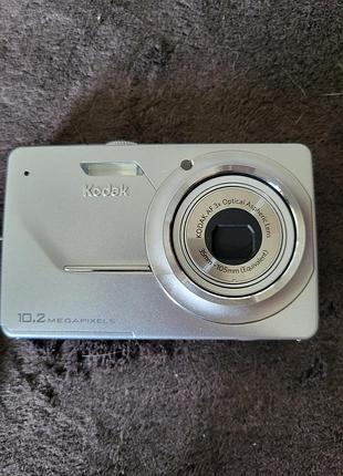 Фотоаппарат kodak стан идеален,зарядка есть, но имеет немного ржавчины (есть фото)