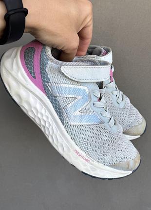 Кросівки new balance fresh foam для дівчинки легкі спортивні на липучці 30 розмір, 18 см