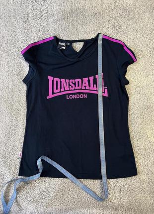 Жіноча футболка бренда lonsdale