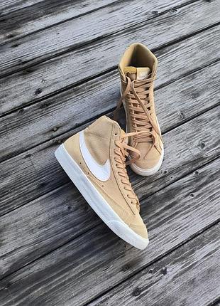 Кроссовки найк. кроссовки nike. nike blazer. nike. кроссовки 39 размер. высокие кроссовки. стильные кроссовки.