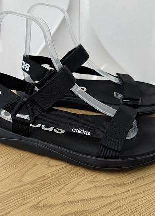 Оригінальні сандалі adidas