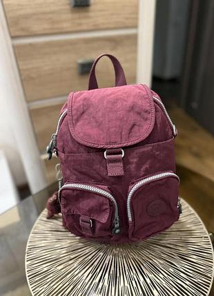 Рюкзак від бренду kipling