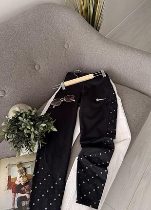 Спортивні легінси nike в горошок