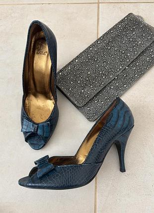 Стилтьні туфлі з відкритим носом zara 37.💙