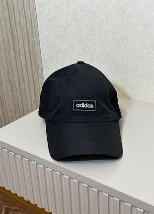 Кепка доросла adidas. тканина не втрачає колір