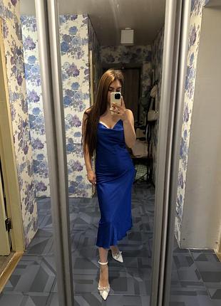 Атласна сукня міді