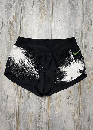 Жіночі шорти nike