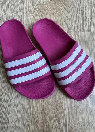 Шльопанці для дівчинки adidas