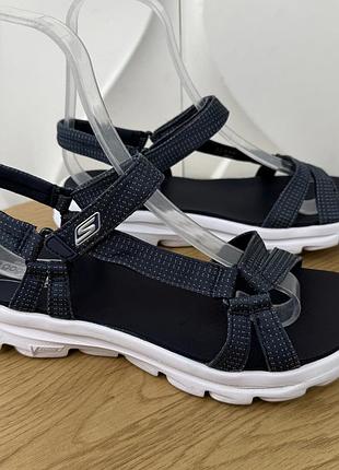 Оригінальні босоніжки skechers