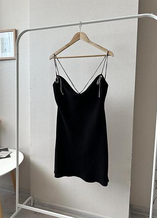 Чорна коротка сукня на бретельках відкрита спинка zara
