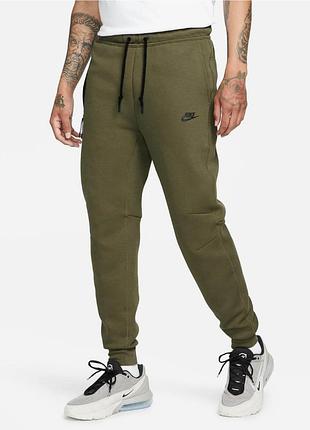 Оригінальні чоловічі штани nike sportswear tech fleece joggers olive fb8002-222 в розмірі l недорого