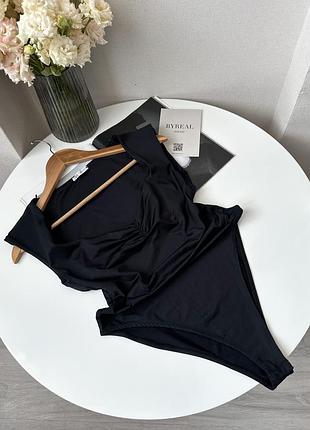 Чорний гладкий пружний боді майка з вирізом zara