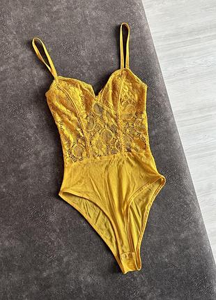 Гірчичне мереживне боді від new look в позивні xs/s