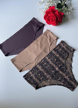 Красивий набір безшовних трусиків primark