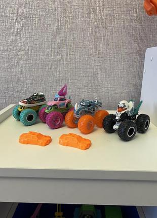 Машинка  хот вілс монстр трак hot wheels monster truck