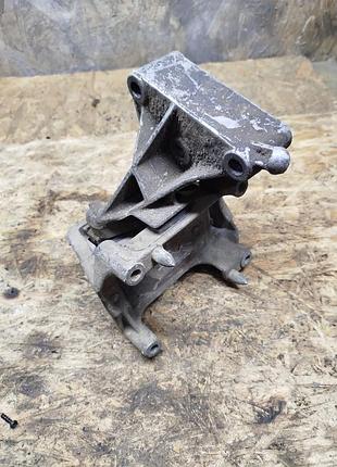Кронштейн, подушка кпп	90495514 opel vectra b