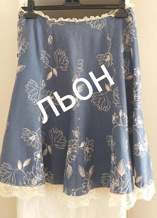 Французька лляна спідниця з мереживом та вишивкою.