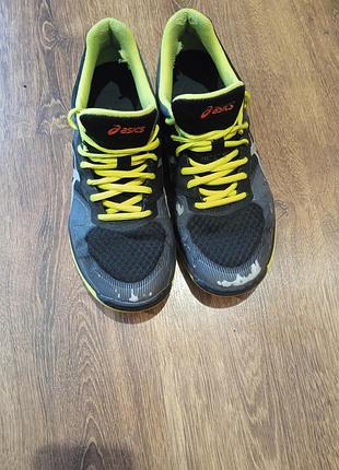 Продам мужские кроссовки бренда asics