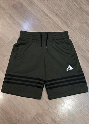Шорти adidas на 9-10років, 134-140см