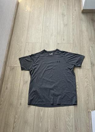 Футболка under armour