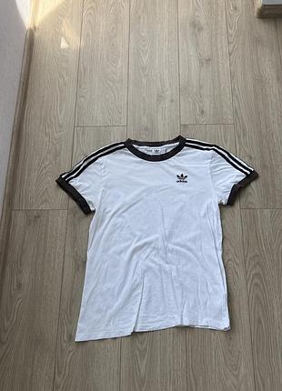 Футболка adidas
