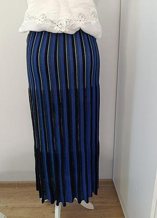 Спідниця zara , 86%віскоза,9%полієстр,5%фібра.