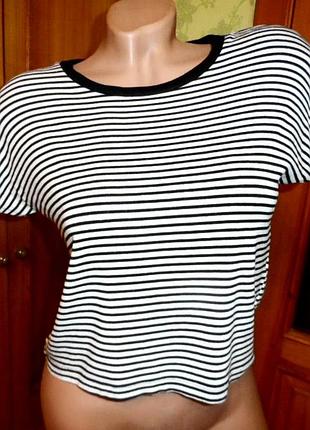 Коротка жіноча футболка zara s/m/l у смужку чорно-біла в ідеалі