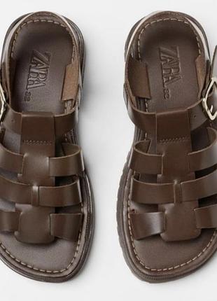 Босоніжки сандалі zara