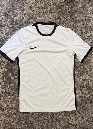 Нова стильна спортивна футболка nike dri-fit