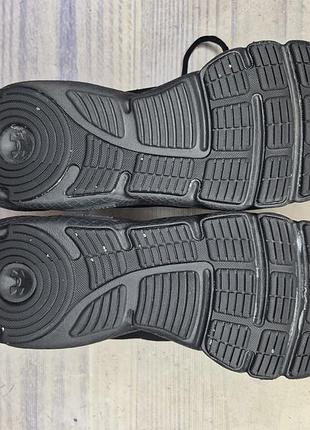 Кроссовки under armour charged assert 9 5