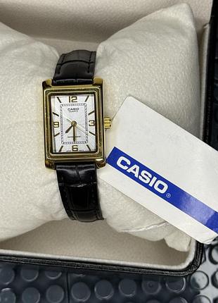 Годинник casio