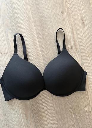Чорний гладенький бюст пуш ап primark