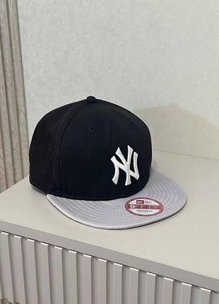 Кепка new era оригінал на обʼєм голови приблизно 55 см