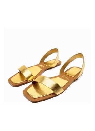Золотисті шкіряні босоніжки zara