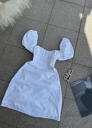 Біла міні сукня з відкритою спинкою zara та з зав’язками позаду в прошву