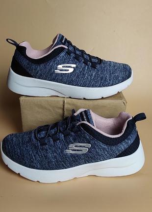 Кроссовки skechers.
размер 37 длина стельки 23см.