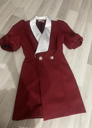 Нова сукня,ні разу не була одягнута( гарна,зручна ,підкладки нема