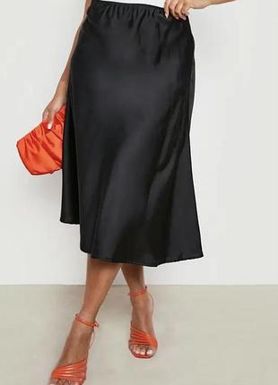 Чорна сатинова спідниця міді bodiflirt атласна / slip skirt