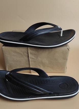 Шльопанці вьєтнамки crocs m5 w7.
розмір 37-38 довжина устілки 23 см.