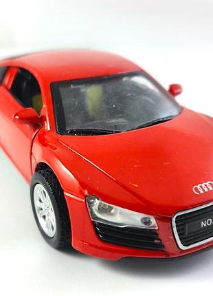 Коллекционная металлическая машинка audi r8 (со светозвуковыми эффектами)