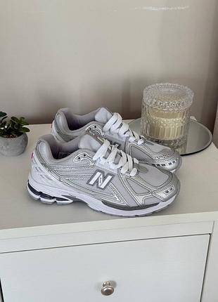 Женские кроссовки new balance 1906r silver white