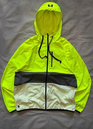 Легкая куртка ветровка under armour для занятий спортом/бега