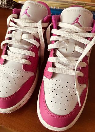 Продам кроссовки nike air jordan