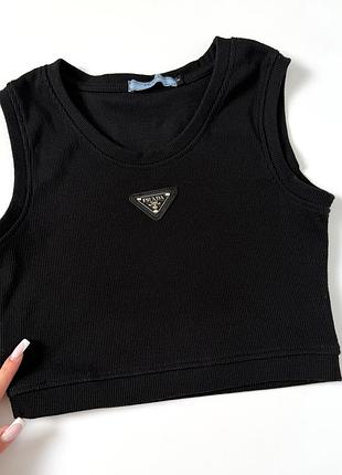 Жіночий топ prada milano, чорний топ в рубчик, чорний топік prada milano, жіноча майка в рубчик, брендова майка prada milano, вкорочена майка прада s