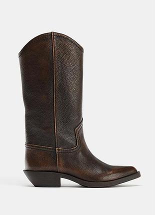 Шкіряні чоботи з ношеним ефектом zara