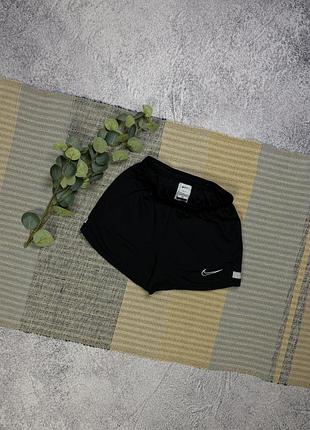 Чоловічі спортивні короткі шорти nike dri fit